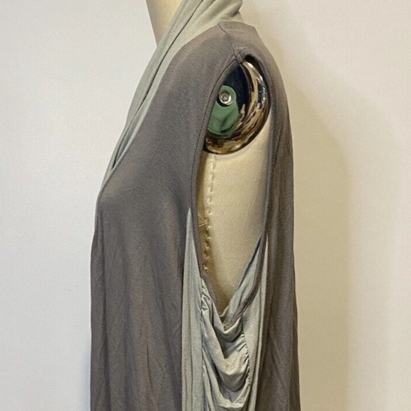 Her Universe Star Wars Cardigan - Picture 4 of 7